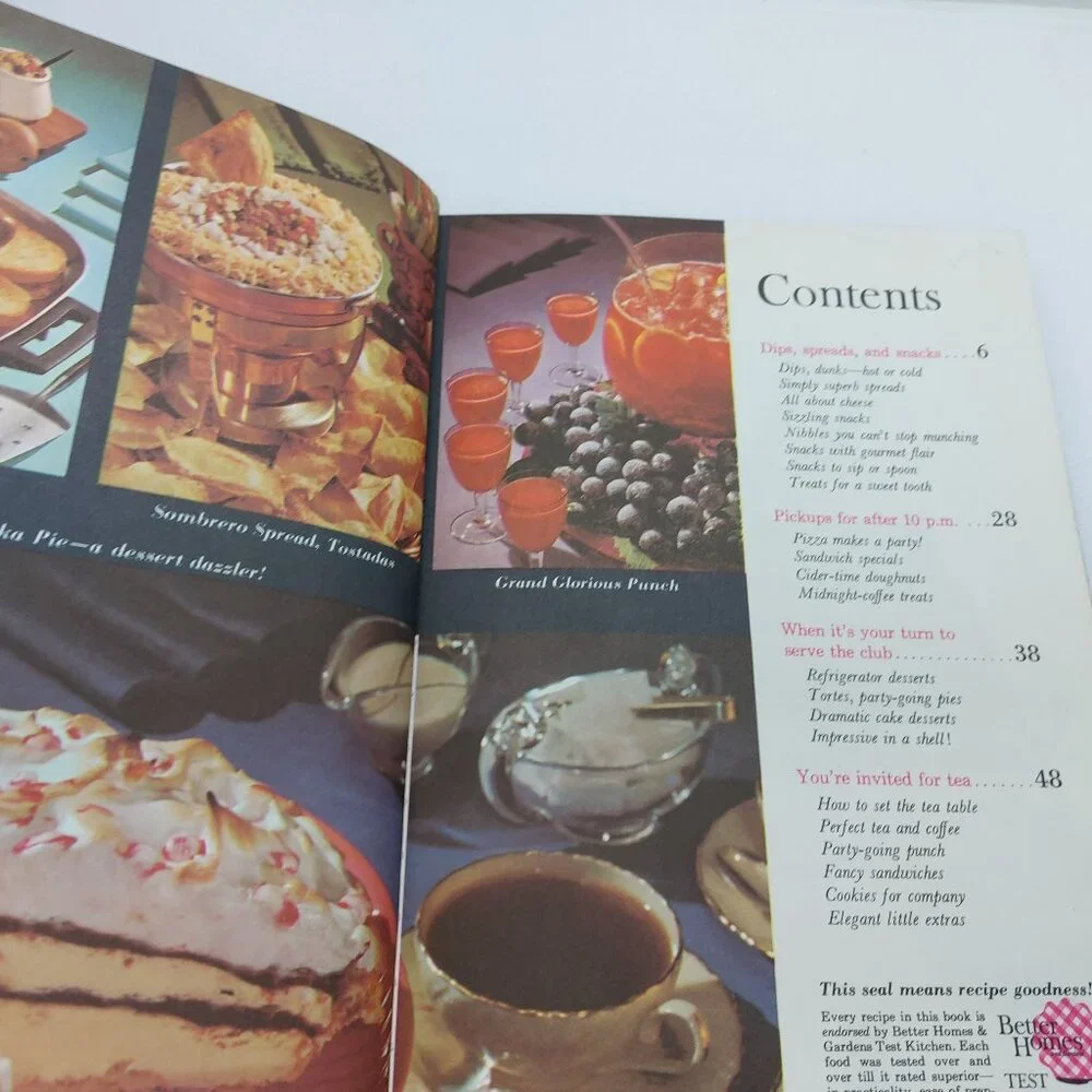 Vintage 1963 Better Homes & Garden Hardcover Cookbook Snacks And Refreshments - Picture 3 of 13